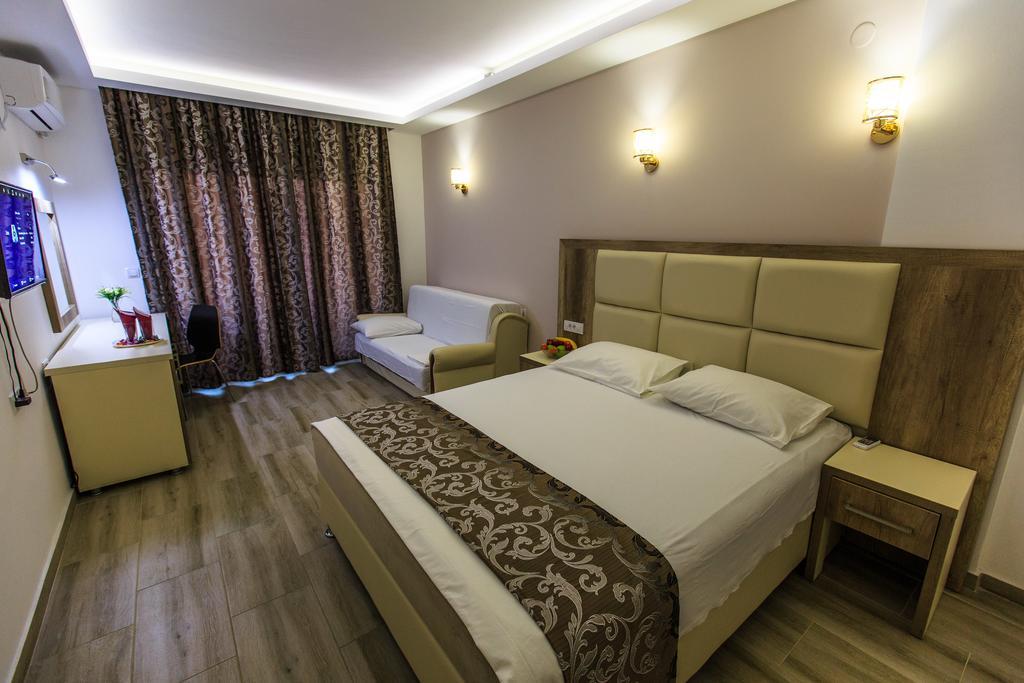 Hotel Edita Ulcinj Exterior foto