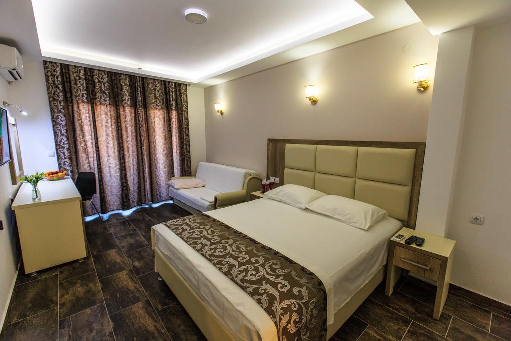 Hotel Edita Ulcinj Exterior foto