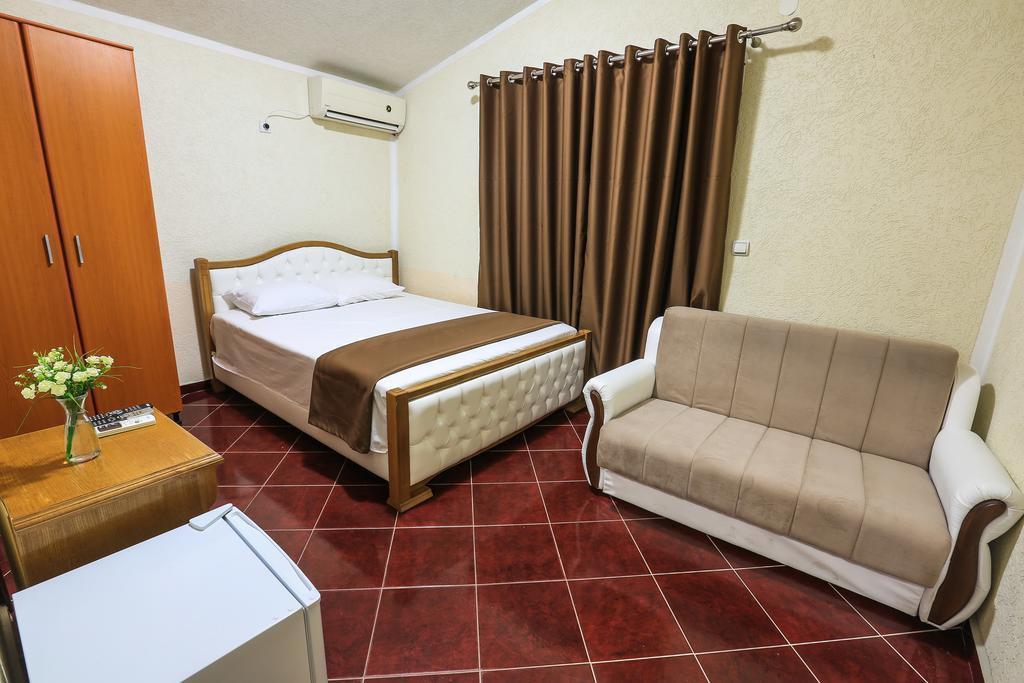 Hotel Edita Ulcinj Exterior foto