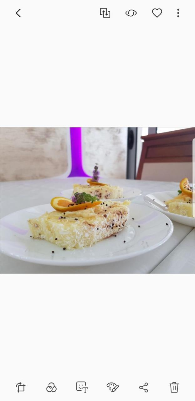 Hotel Edita Ulcinj Exterior foto